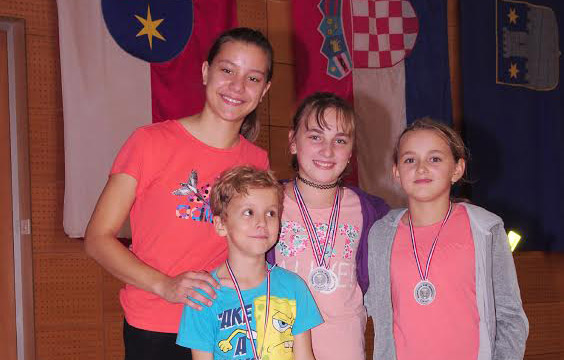 Badminton: Mihael brončani, Anja i Nika srebrne u Čakovcu