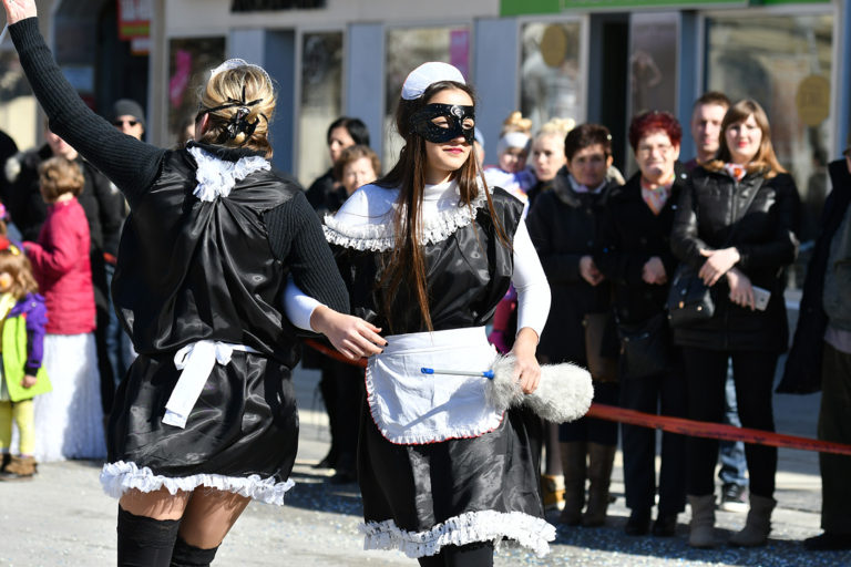 Maskirane sobarice iz Kunovec Brega