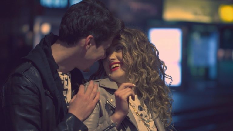 VIDEO Tragovi objavili video spot za svoj prvi singl ‘Sve na ljubav miriše’
