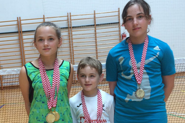 BERBA MEDALJA BADMINTONAŠA Lovro, Anja i Nika Matovina odlični u Novskoj