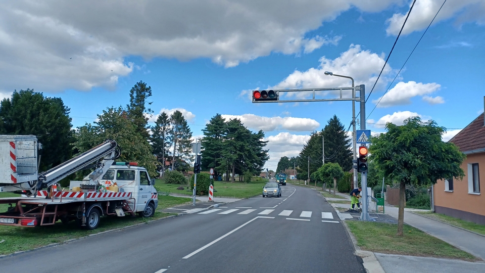 U Novigradu Podravskom ispred osnovne škole postavljen semafor, za nekoliko dana bit će u punom pogonu